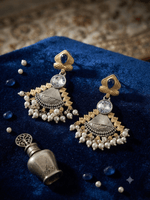 Load image into Gallery viewer, Neel Noor Pearl Earrings - Gold &amp; Silver
