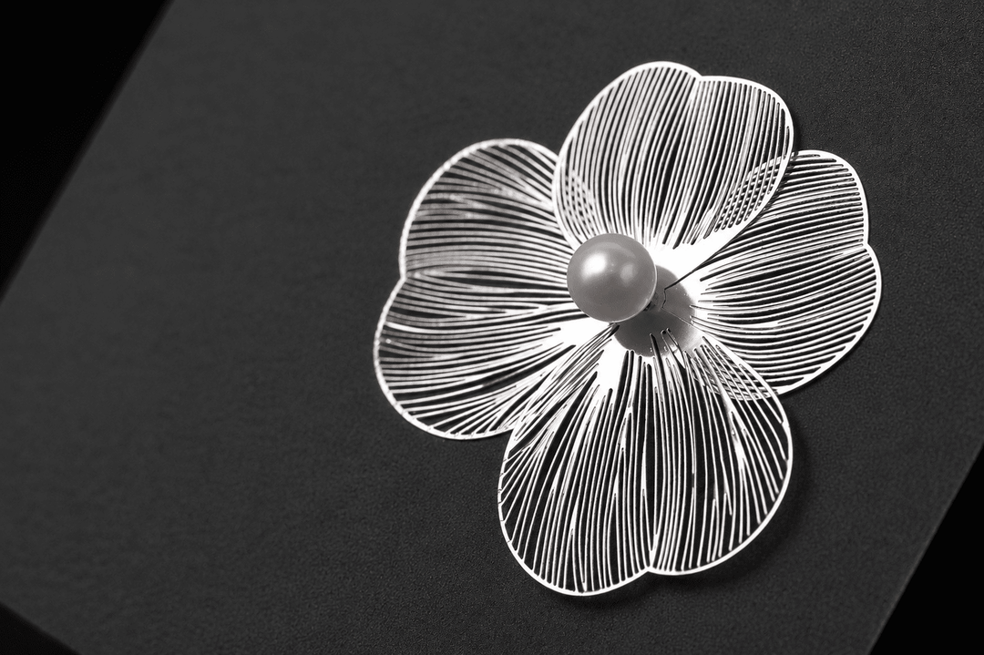 Flora Pearl Earrings - Silver