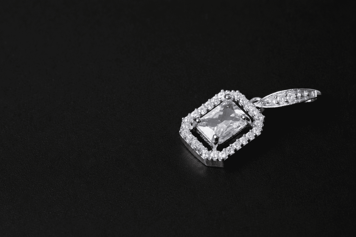 Crystal royale pendant
 (white)   silver