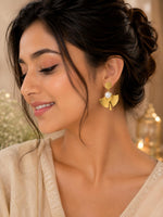 Load image into Gallery viewer, Pearl Breeze Drops | Jewel Birds
