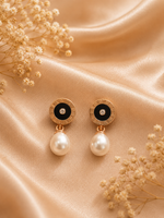 Load image into Gallery viewer, Midnight Pearl Drops - Black &amp; Silver Alloy
