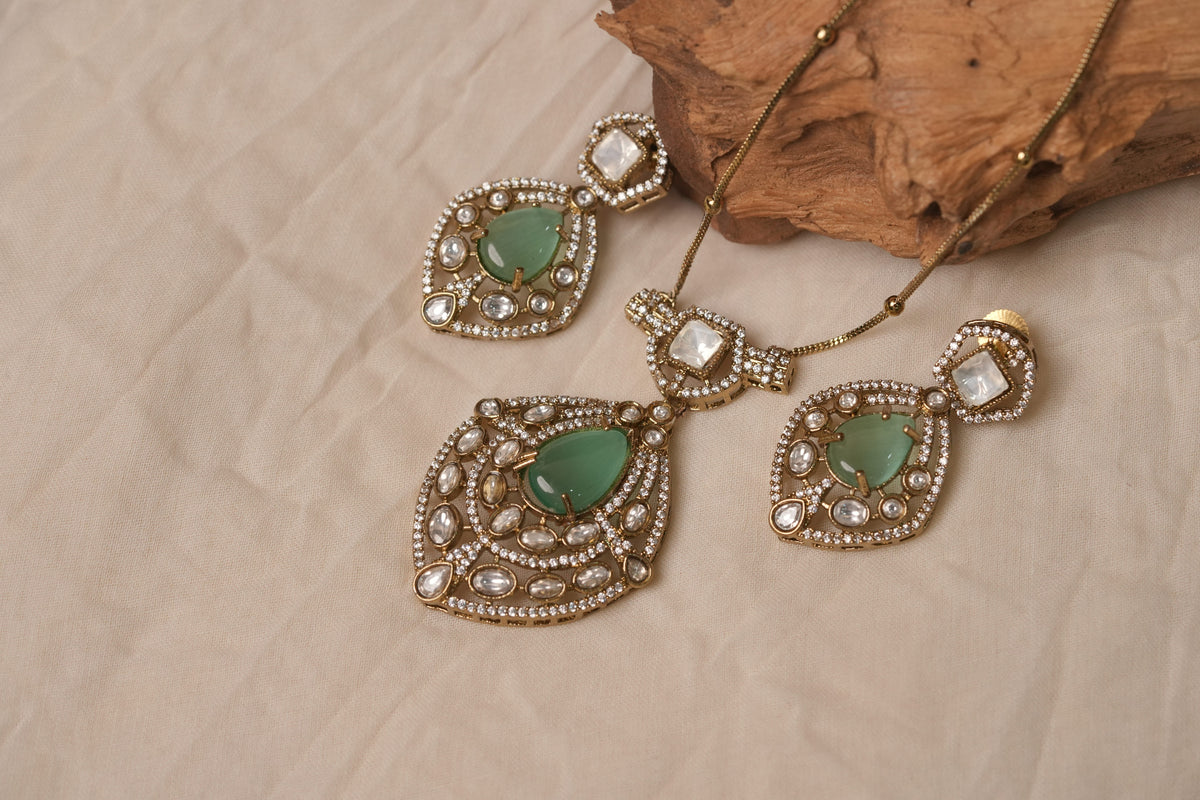 Green majesty necklace set | jewel birds
