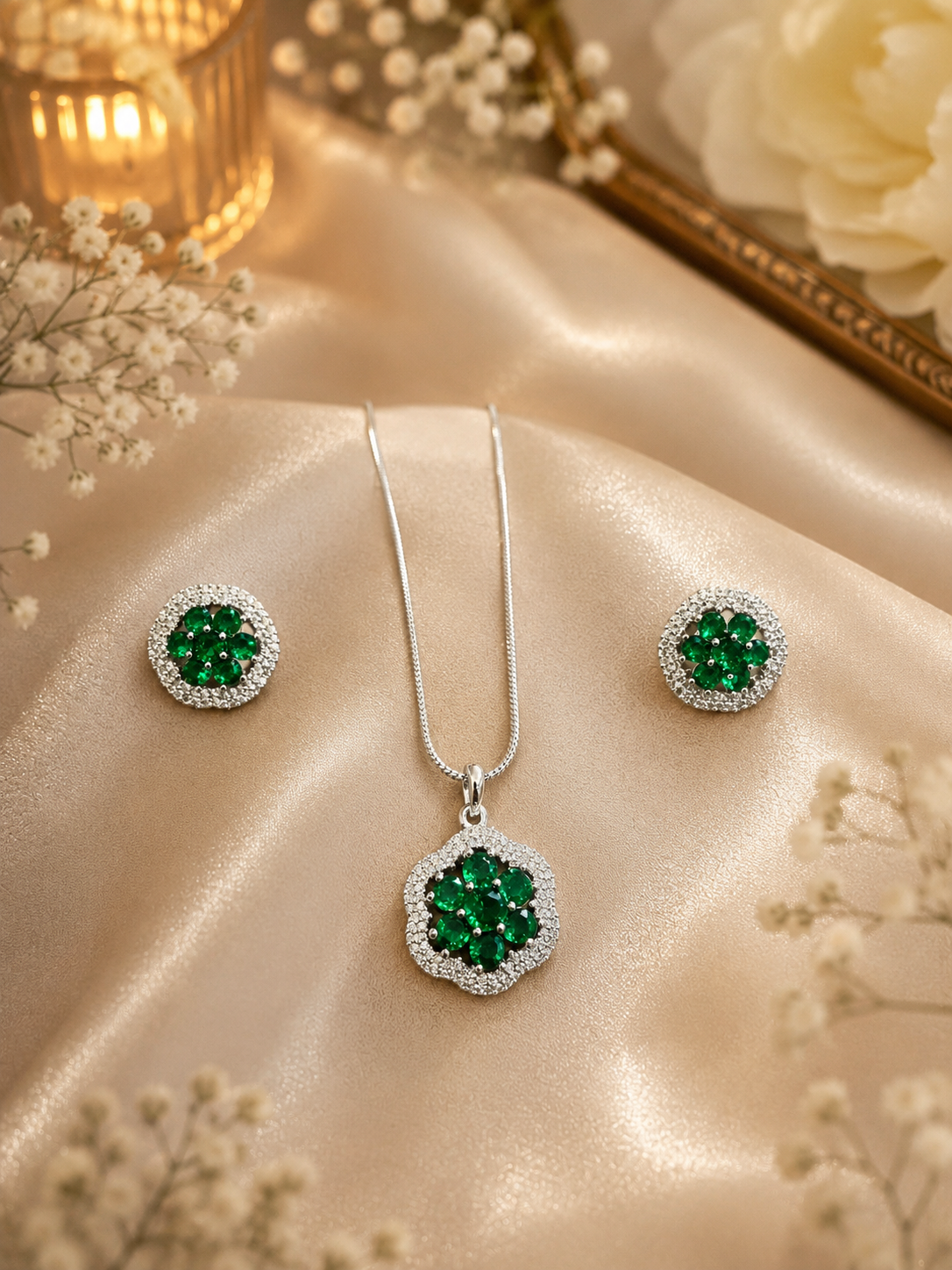 Emerald bloom pendant set   green alloy