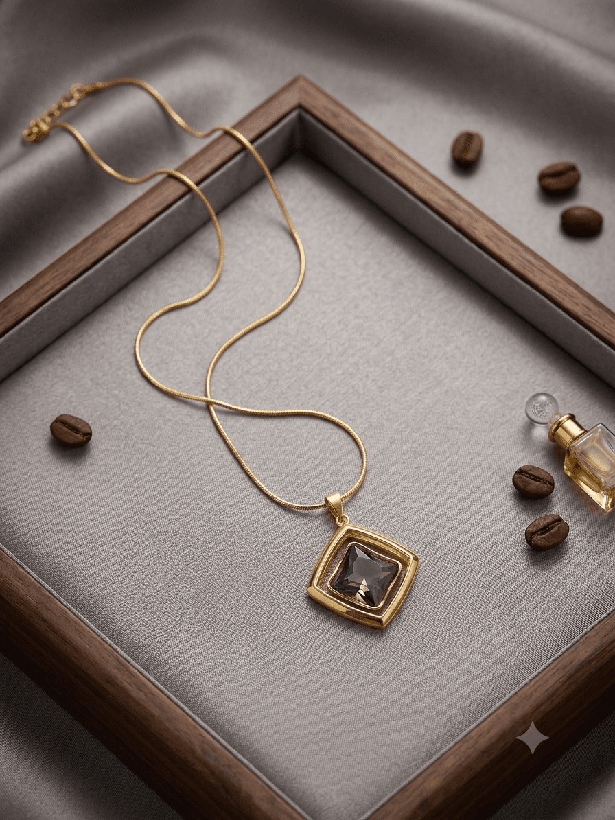 Midnight frame pendant   gold