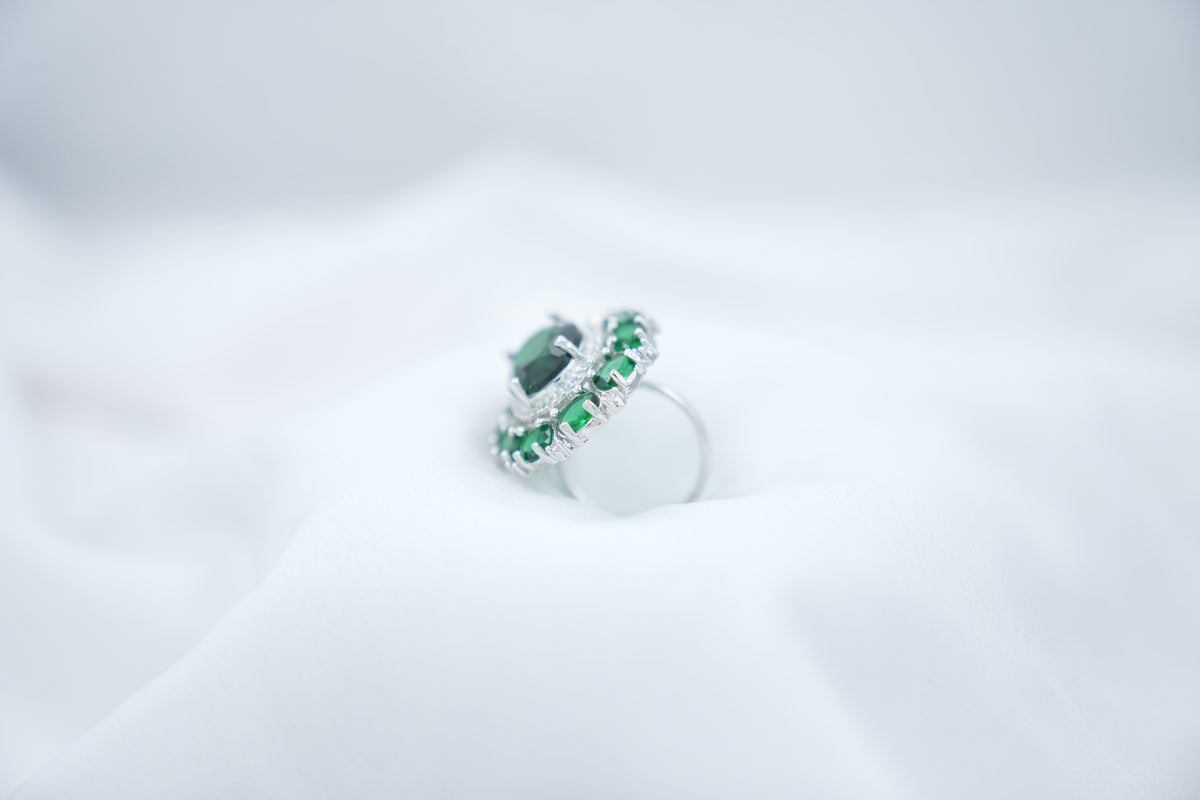 Emerald royale statement ring | jewel birds